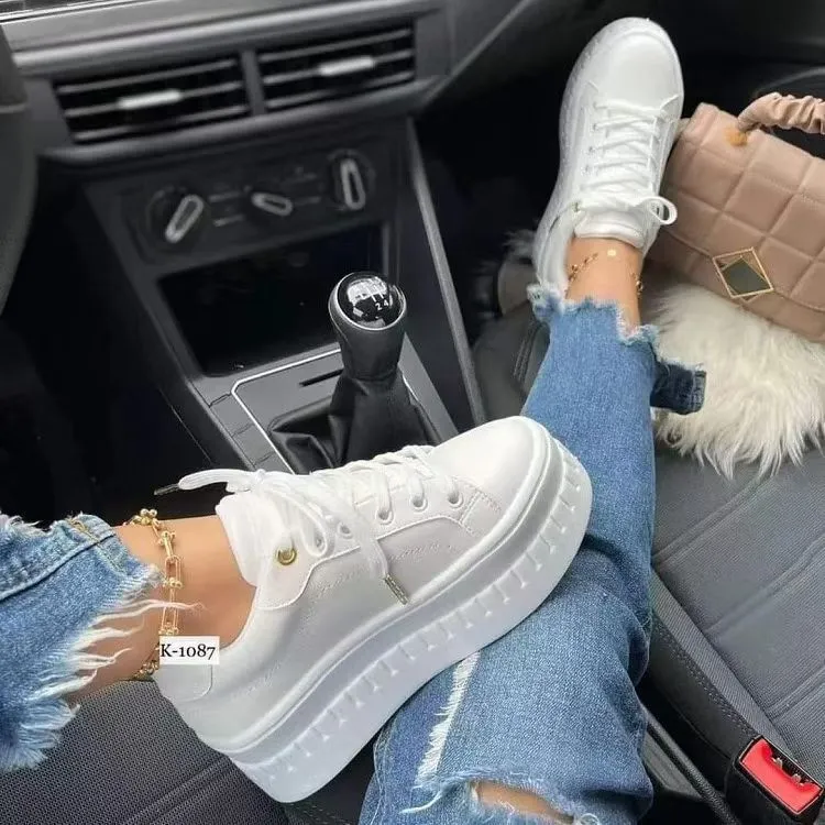 Damen trendige Plateau Sneakers mit glänzender Oberfläche