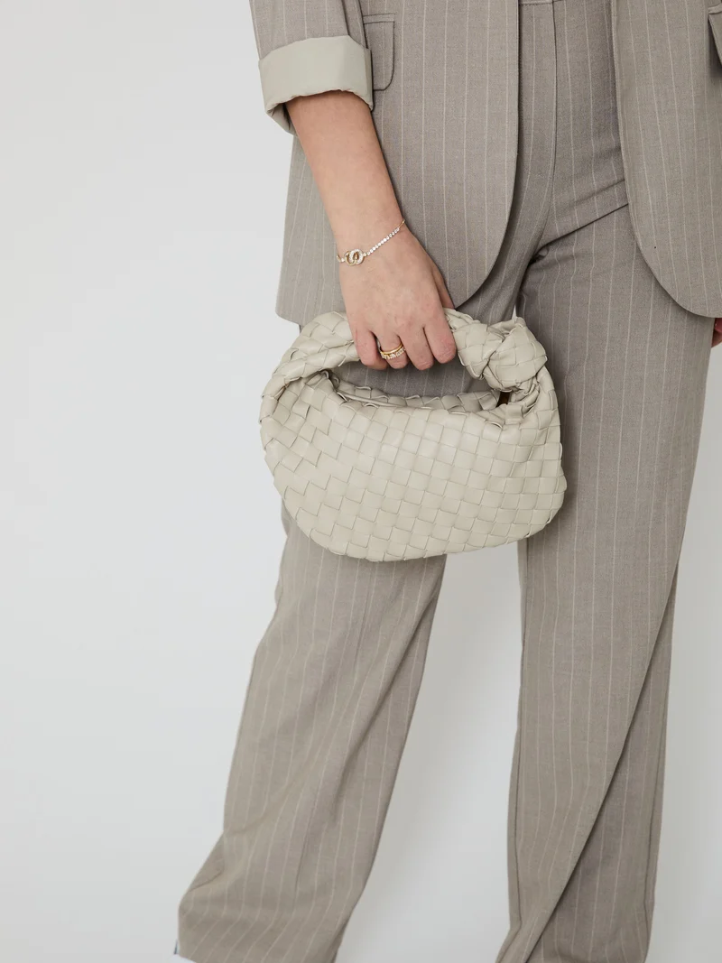 Stilvolle Weiße Damen Handtasche mit Geflochtenem Design