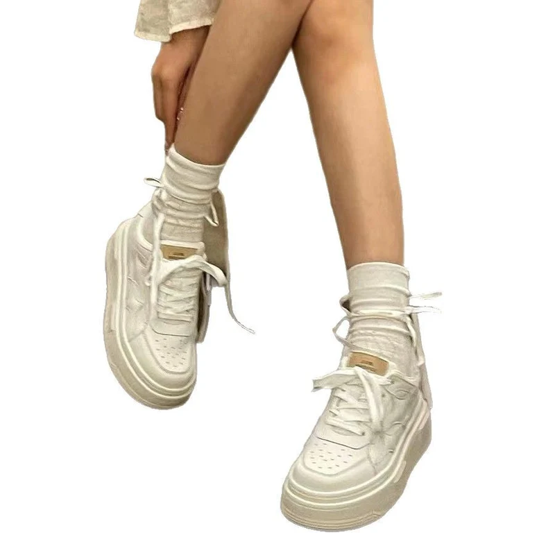 Damen Komfortable Plateausneaker mit atmungsaktiver Obermaterialstruktur und maximaler Dämpfung
