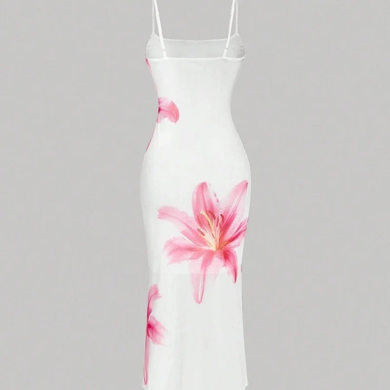 Damen sommerliches Blumenkleid mit feinen Spaghetti-Trägern und fließendem Schnitt