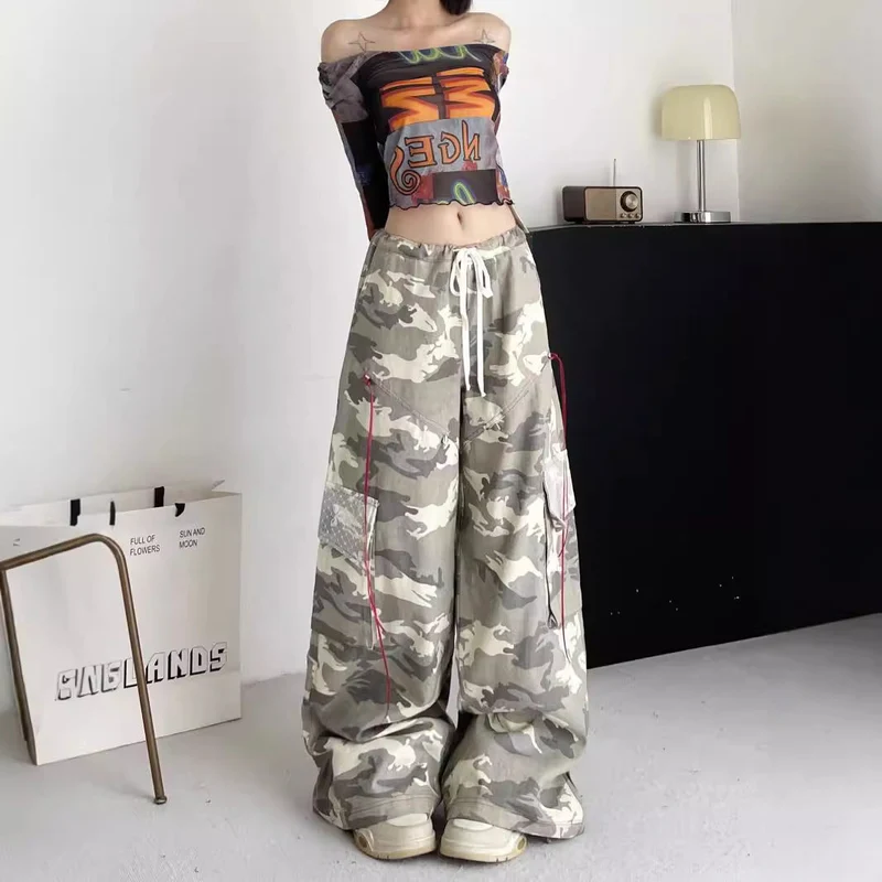 Damen Cargo-Hose im lässigen Oversized-Schnitt mit modischem Camouflage-Design