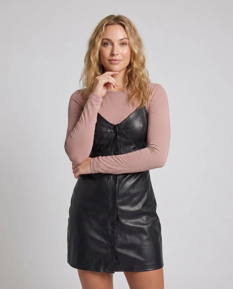 Damen Lederkleid mit durchgehender Knopfleiste und verstellbaren Trägern