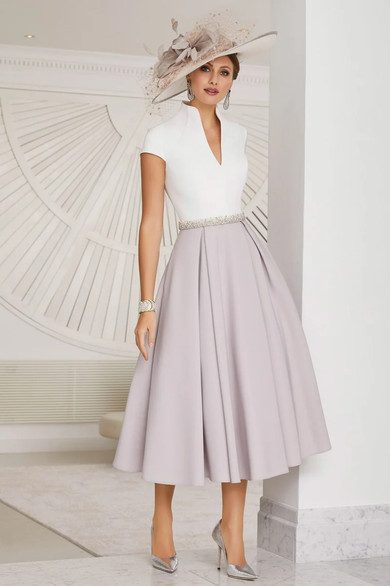 Weißes Farbblock V-Ausschnitt Ausgestellt Sommerkleid