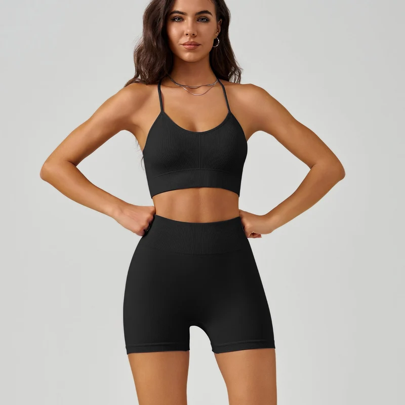 Yoga-Set mit gekreuztem Rücken