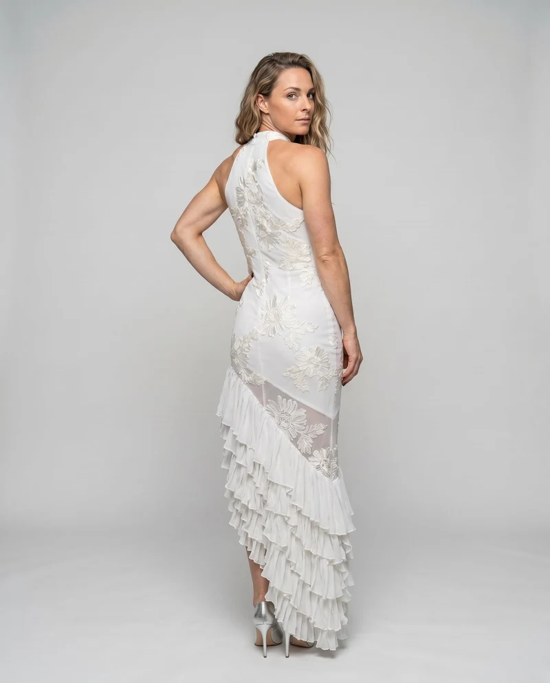 Damen Elegantes bodenlanges Kleid mit floralen Spitzenapplikationen und Rüschendetails Nord Taschen