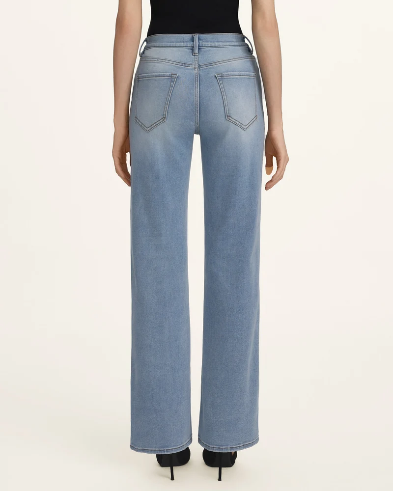 Himmlische Perlen-Blütenblatt Straight Jeans - Hellblau