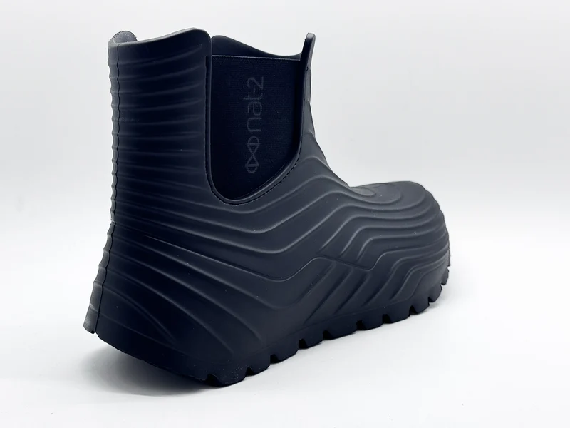 nat-2™ Eco SpaceRunner Boots black Sneaker with Rainboot Function