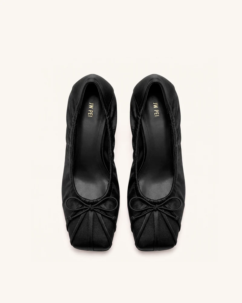 Solenne Gerüschte Pumps mit Satinschleife – Schwarz