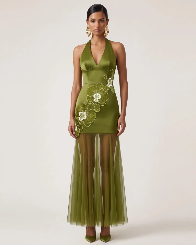 Maxikleid mit Neckholder, Orchideenstickerei und transparentem Saum - Olivgrün