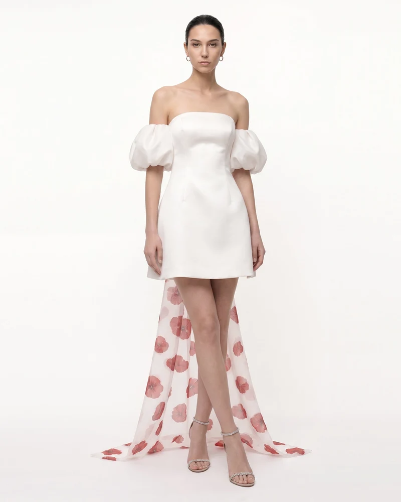 3D-Minikleid mit Mohnblumen-Applikationen, Puffärmeln und Schleppe - Elfenbein