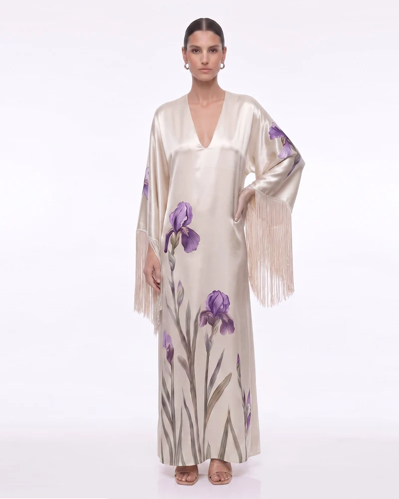 Iris Maxikleid mit V-Ausschnitt, Druckmuster und Fransenärmeln - Champagner