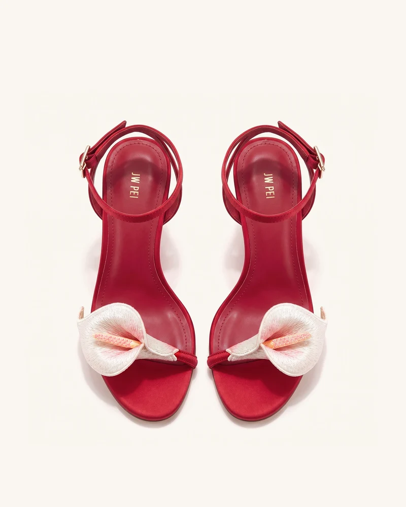 Alivia Calla Lily Sandalen mit goldenem Metallabsatz - Rot