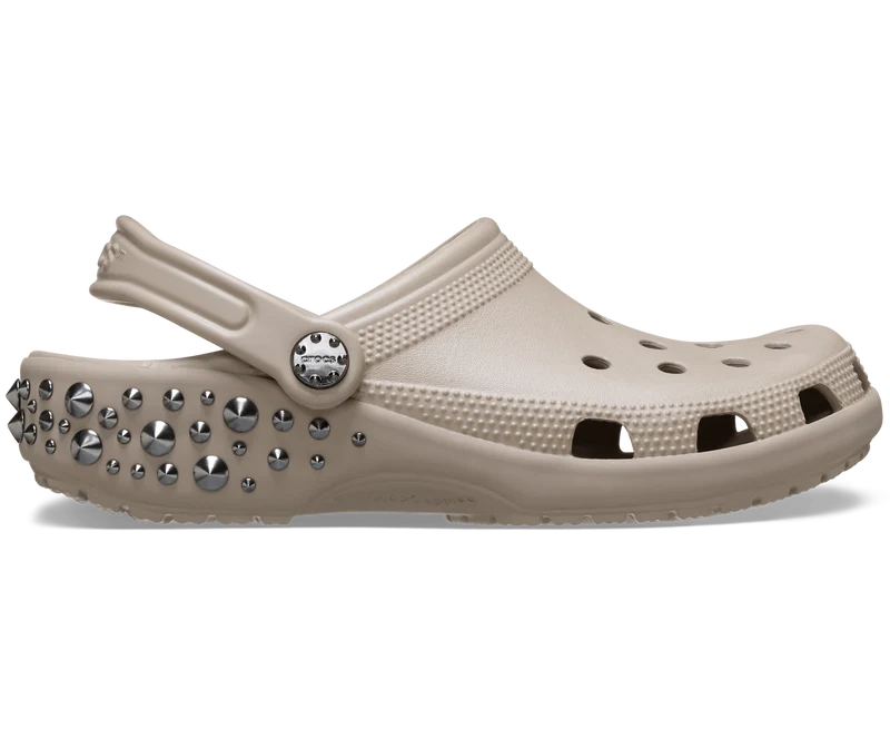 CROCS Unisex Klassischer Clog mit Nieten | Taupe