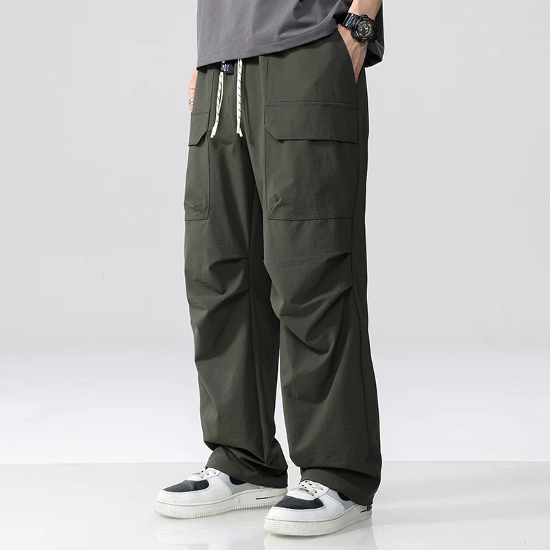 Herren Oversize-Cargohose aus leichtem Funktionsstoff mit Kordelzugbund und Mehrfachtaschen Nord Taschen