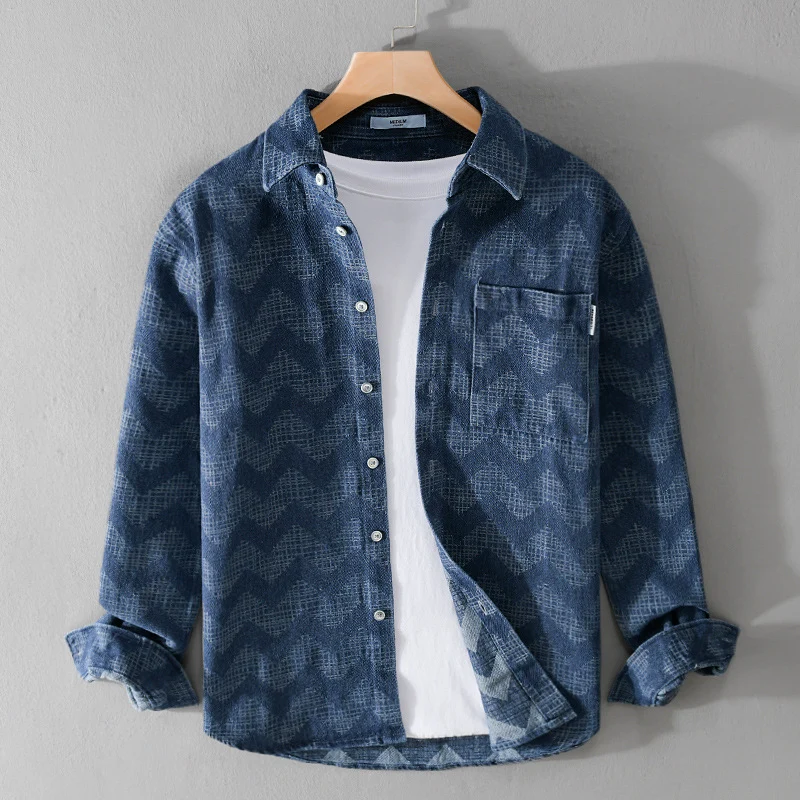 Herren Indigo-Struktur-Overshirt aus gewaschenem Denim mit Zickzack-Jacquard, Kentkragen und Brusttasche Nord Taschen