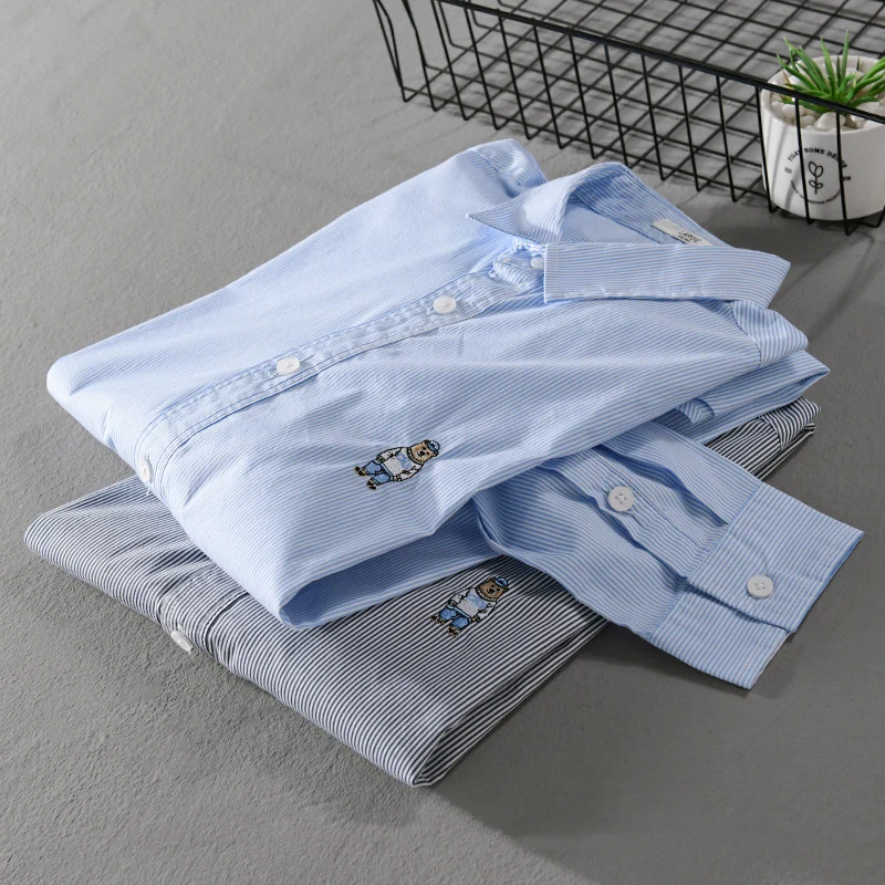 Herren Gestreiftes Baumwollhemd mit feiner Stickerei und relaxed Schnitt Nord Taschen