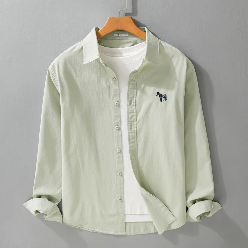 Herren Baumwoll-Oxford Hemdjacke im Layering‑Stil mit dezenter Zebrastickerei und Kentkragen Nord Taschen