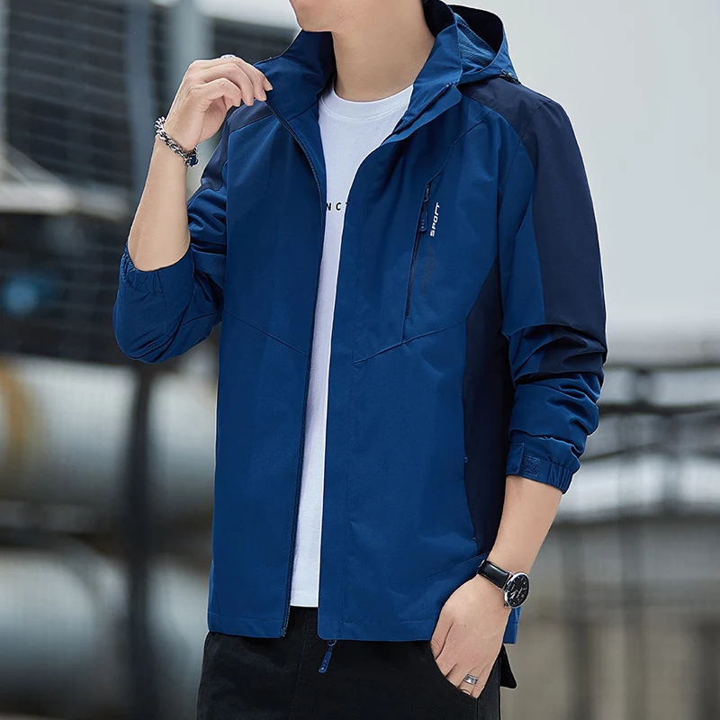 Herren Leichte wind- und wasserabweisende Kapuzenjacke im sportlichen Utility‑Style Nord Taschen