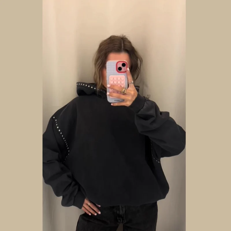 Damen Oversized Kapuzenpullover mit Nietenbesatz und Ballonärmeln Nord Taschen