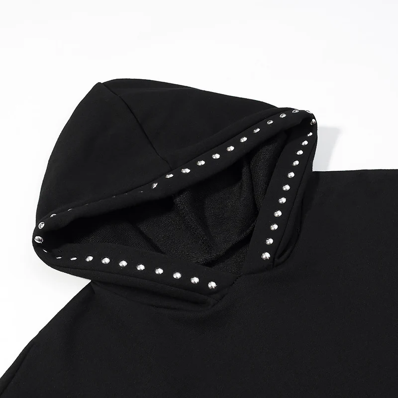 Damen Oversize-Kapuzenpullover mit Nietenbesatz und geripptem Saum Nord Taschen