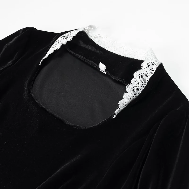 Damen Maxikleid aus Samt mit quadratischem Ausschnitt, Puffärmeln und Spitzenbesatz Nord Taschen