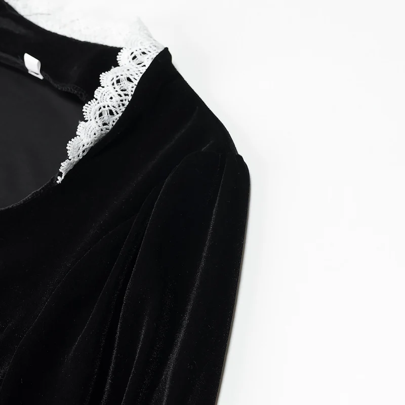 Damen Maxikleid aus Samt mit quadratischem Ausschnitt, Puffärmeln und Spitzenbesatz Nord Taschen