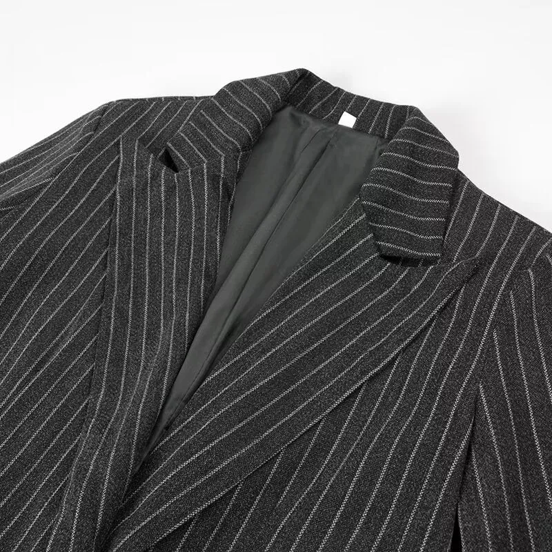 Damen Longline-Wollmixmantel mit Nadelstreifen, tailliertem Revers und Pattentaschen Nord Taschen