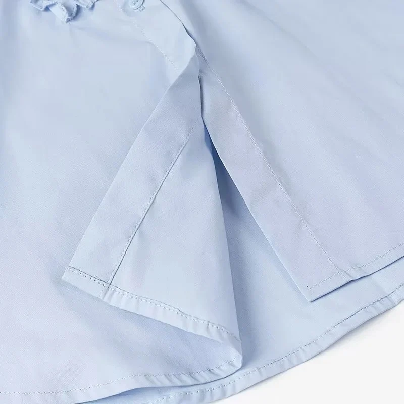 Damen Locker geschnittene Popeline-Bluse mit Rüschenblende und Hemdkragen Nord Taschen