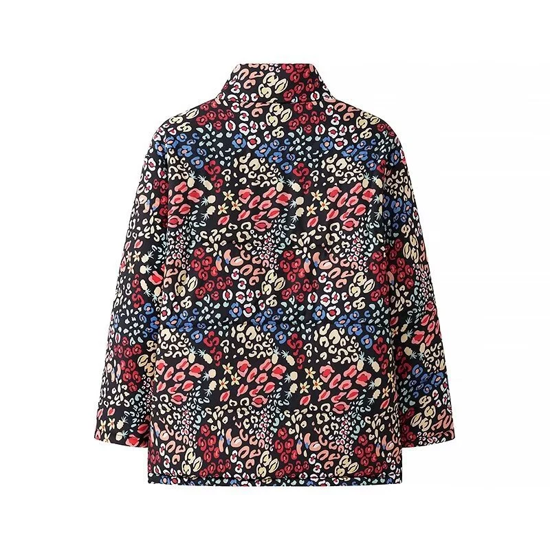 Damen Leichte wattierte Kurzjacke mit Stehkragen, verdeckter Knopfleiste und 3/4-Ärmeln Nord Taschen