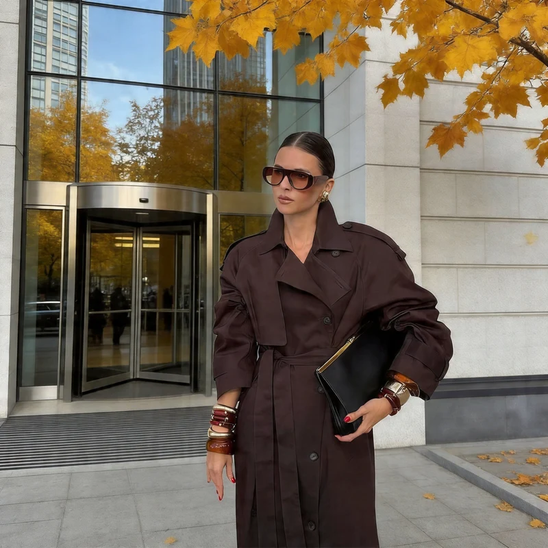 Damen Langer Taillierter Trenchcoat mit Bindegürtel und Doppelreihe Nord Taschen