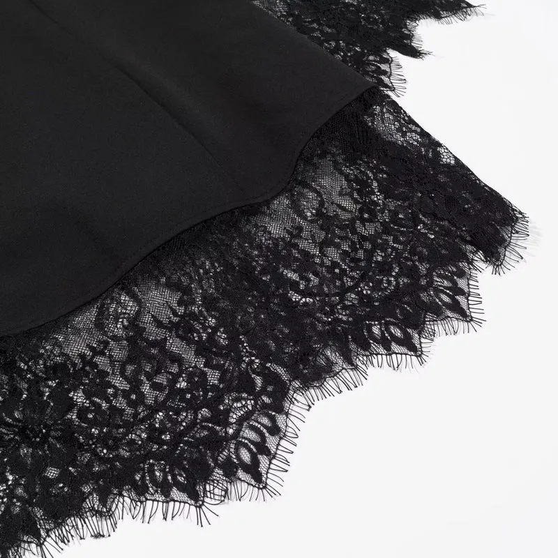 Damen Langarm-Minikleid mit Stehkragen, Cut-outs, goldenen Zierknöpfen und Spitzenbesatz Nord Taschen