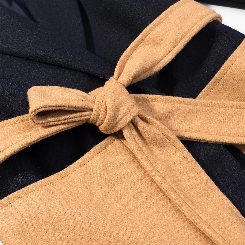 Damen Kurzmantel mit Bindegürtel, Kontrasttaschen und Kunstfellmanschetten Nord Taschen