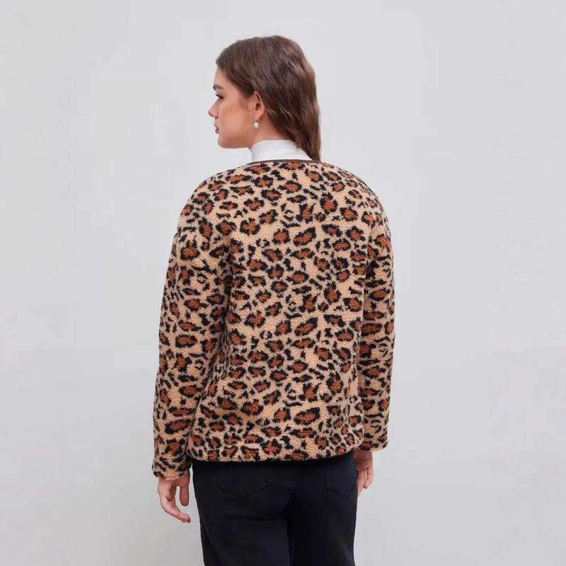 Damen Kurzjacke im Teddy‑Look mit Leopardenmuster und Knopfverschluss Nord Taschen