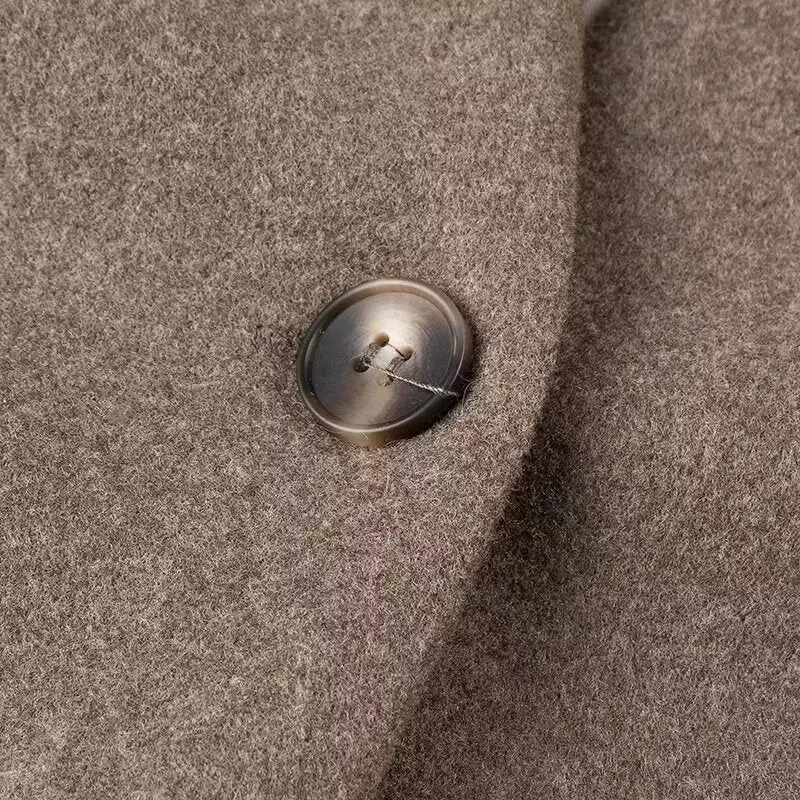Damen Kurzjacke im Boxy‑Schnitt mit V‑Ausschnitt und Zwei‑Knopf‑Verschluss Nord Taschen