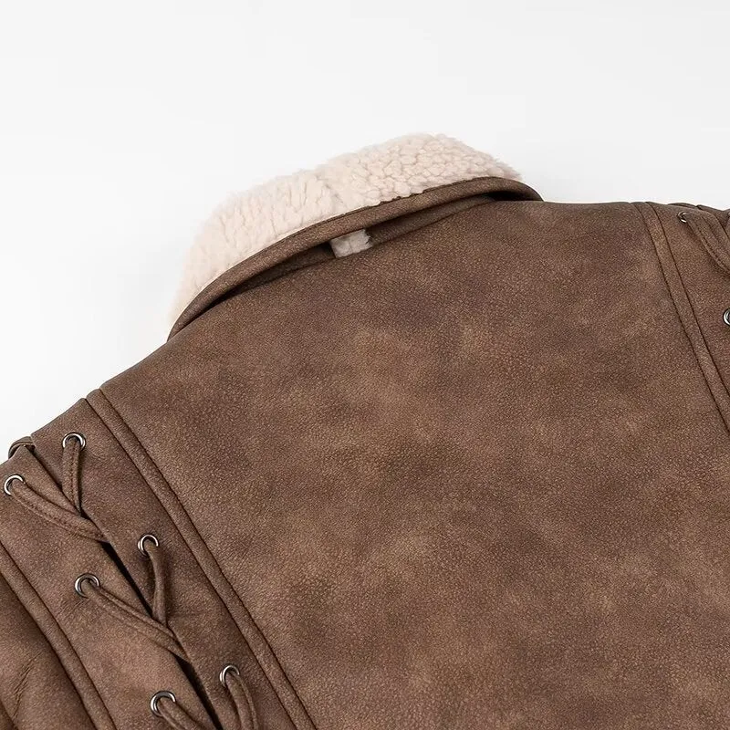 Damen Kurzjacke im Aviator‑Look mit Sherpa‑Futter, Bindegürtel und Schulter‑Schnürung Nord Taschen