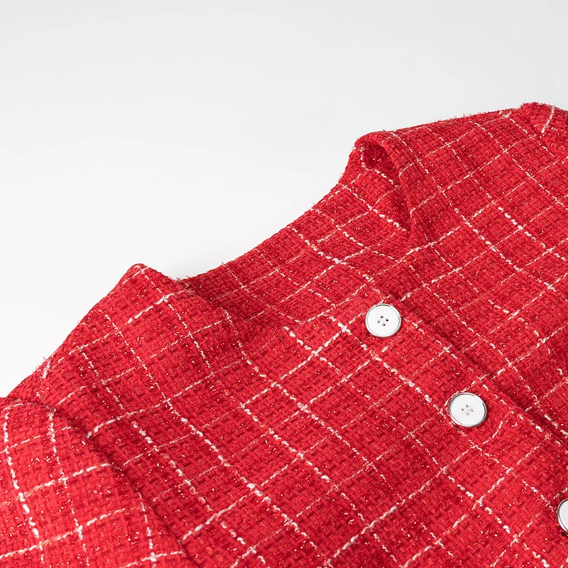 Damen Kurzgeschnittener Bouclé‑Tweed‑Blazer mit Rundhals, Zierknöpfen und aufgesetzten Taschen Nord Taschen