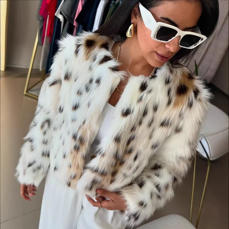 Damen Kurzfelljacke aus Kunstfell mit Leoprint und kastiger Silhouette Nord Taschen