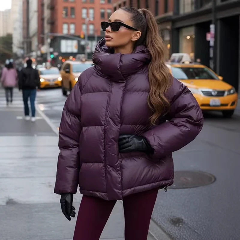 Damen Kurze wattierte Oversize‑Steppjacke mit hohem Stehkragen und Kapuze Nord Taschen
