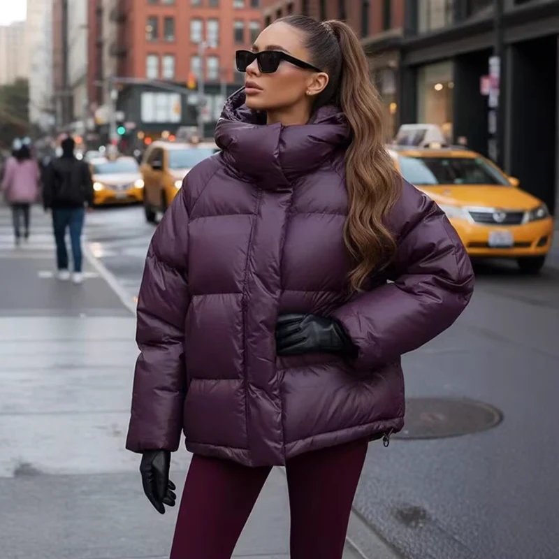 Damen Kurze wattierte Oversize‑Steppjacke mit hohem Stehkragen und Kapuze Nord Taschen