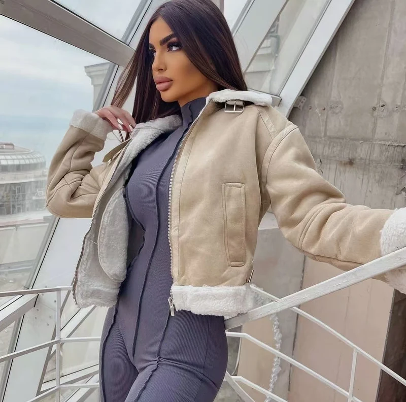 Damen Hochgeschnittene Pilotjacke aus veganer Lederoptik mit Teddyfutter und Reißverschluss Nord Taschen