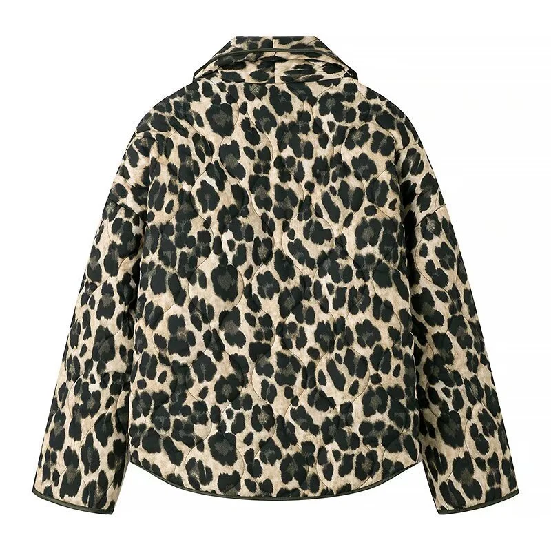 Damen Gepolsterte Kurzjacke im Leopardenprint mit Schalkragen und aufgesetzten Taschen Nord Taschen