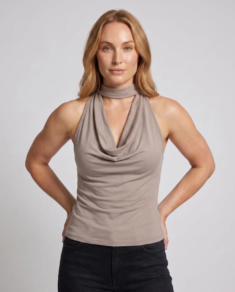 Damen oberteil mit halternechem Schnitt und eleganter Drapierung