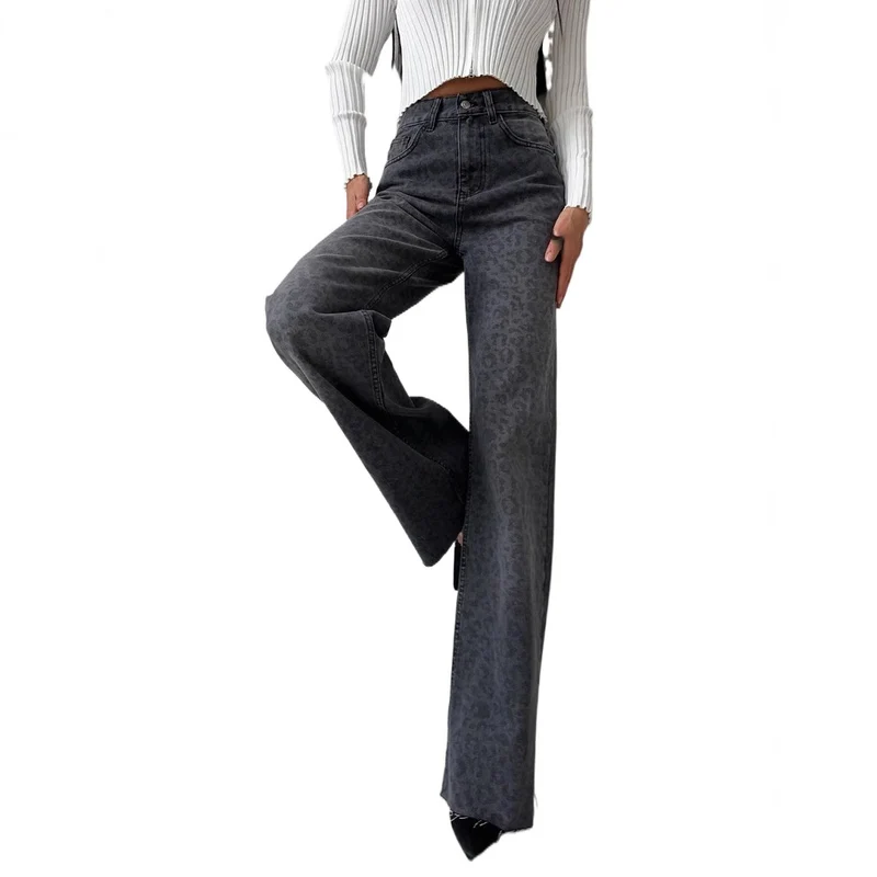 Damen Highwaist Schlagjeans mit dezenter Leo-Print, weitem Bein und rohem Saum Nord Taschen