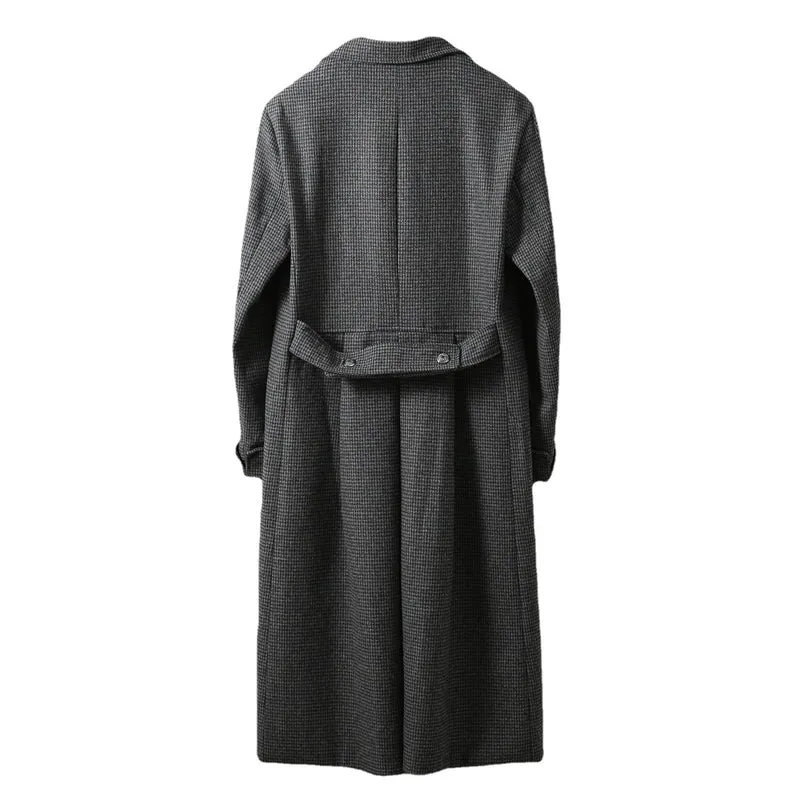 Herren Eleganter lang geschnittener Wollmantel mit Doppelreihe und Pattentaschen Nord Taschen