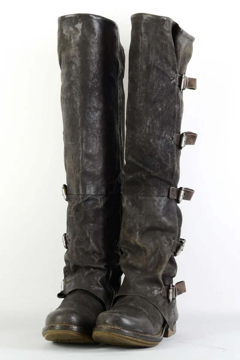 Hohe Stiefel Wildleder schlamm