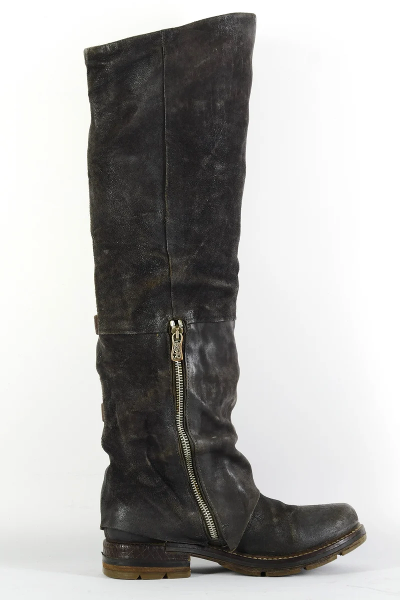 Hohe Stiefel Wildleder schlamm
