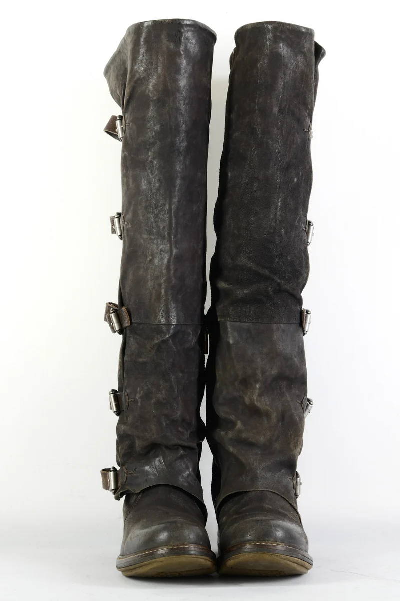 Hohe Stiefel Wildleder schlamm