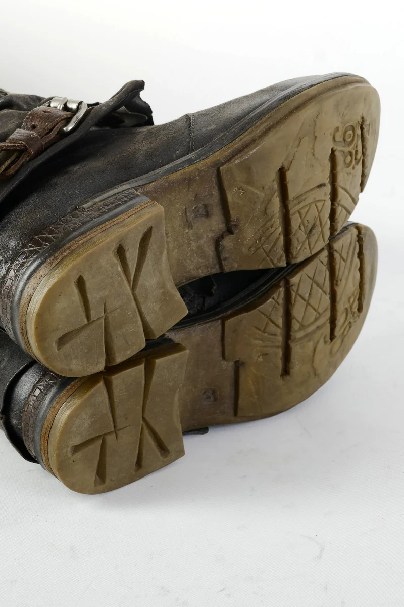 Hohe Stiefel Wildleder schlamm