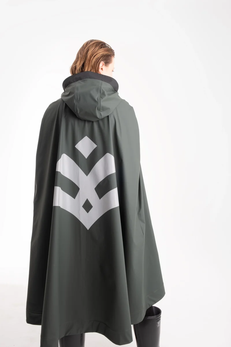 One Node X Sagastad Poncho Reflex Olivengrønn Dame