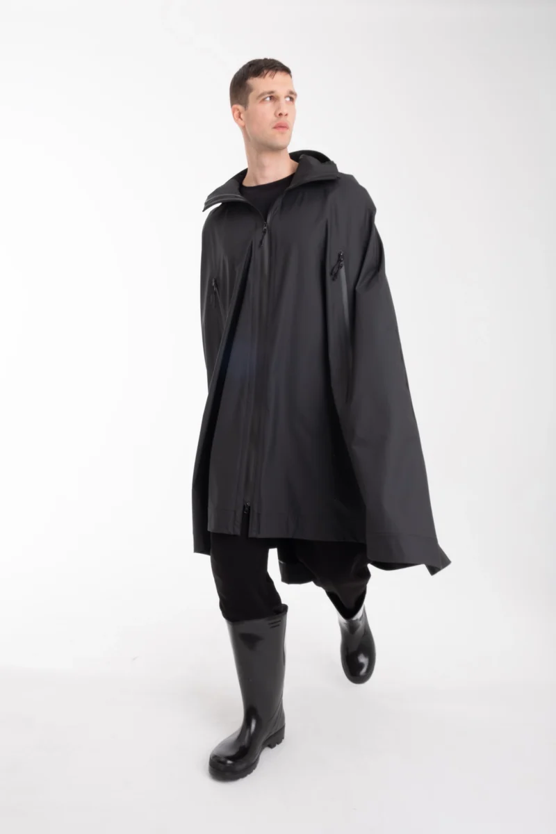 One Node X Sagastad Poncho Reflex Sort Herre